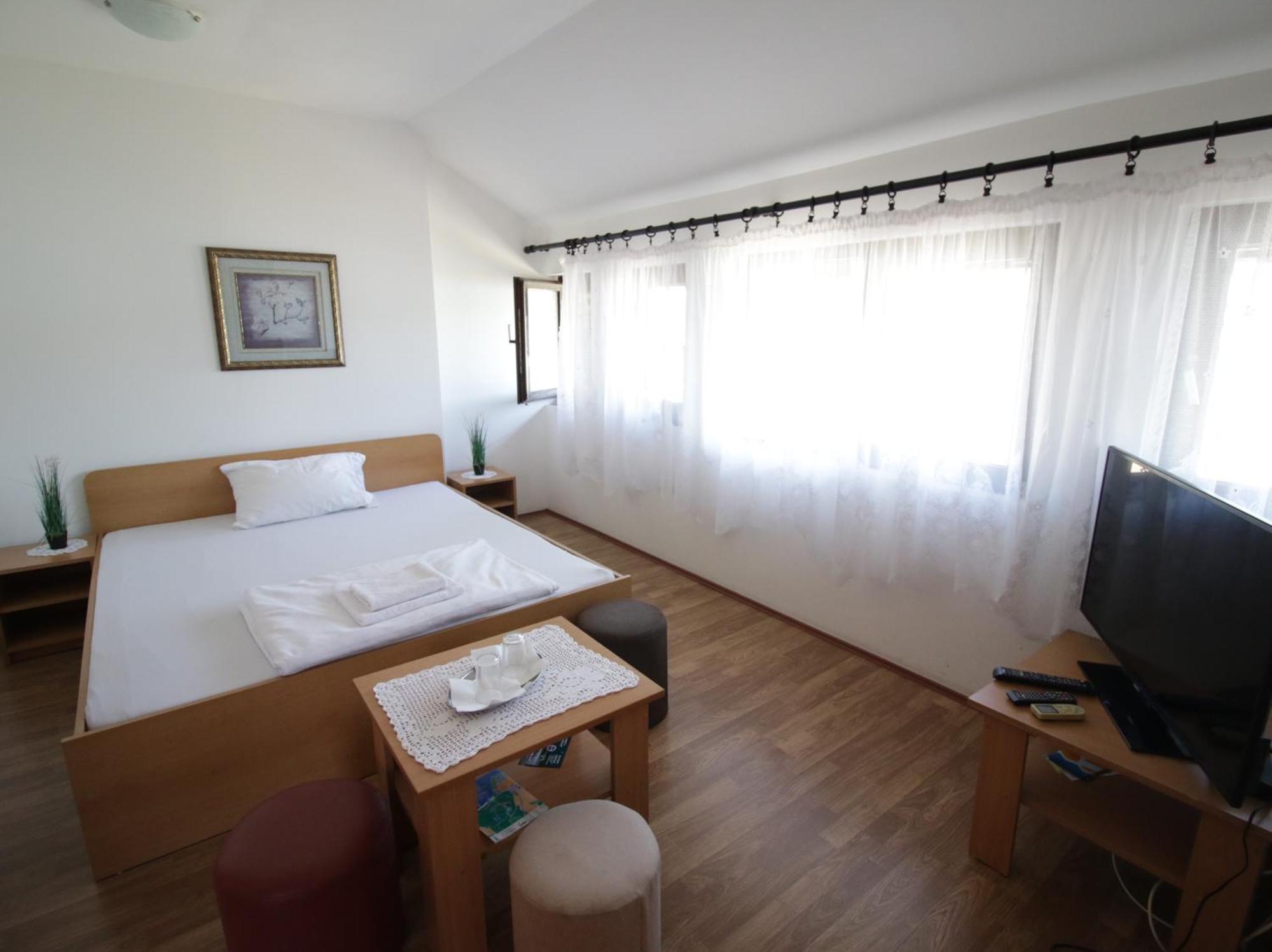 Rooms Jankovic Donji Milanovac Bagian luar foto