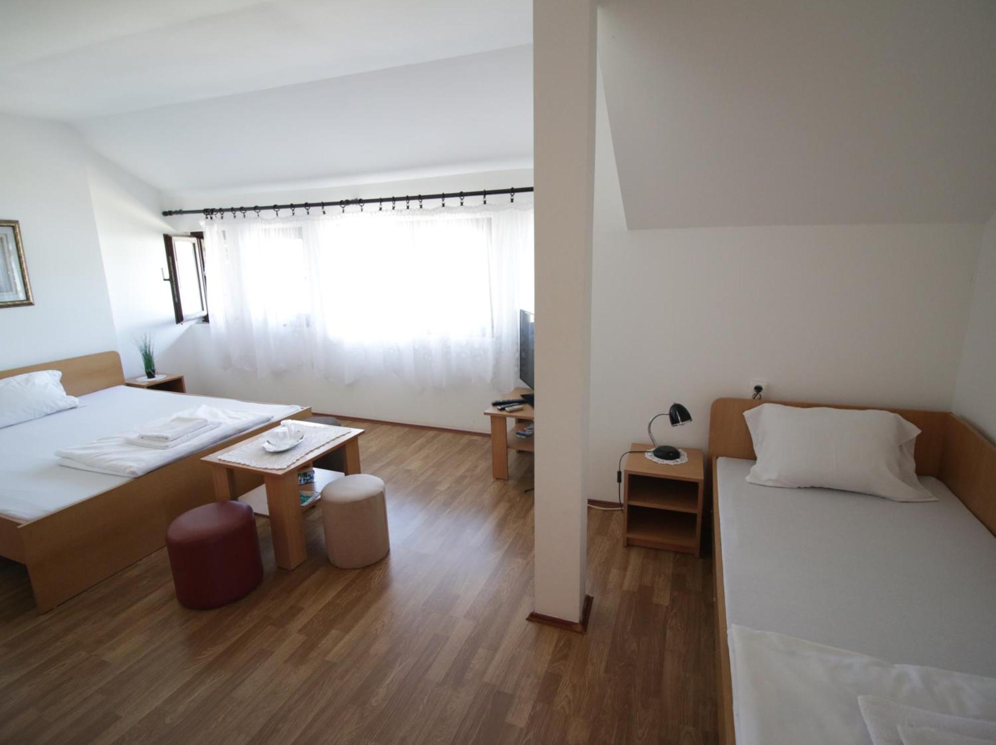 Rooms Jankovic Donji Milanovac Bagian luar foto
